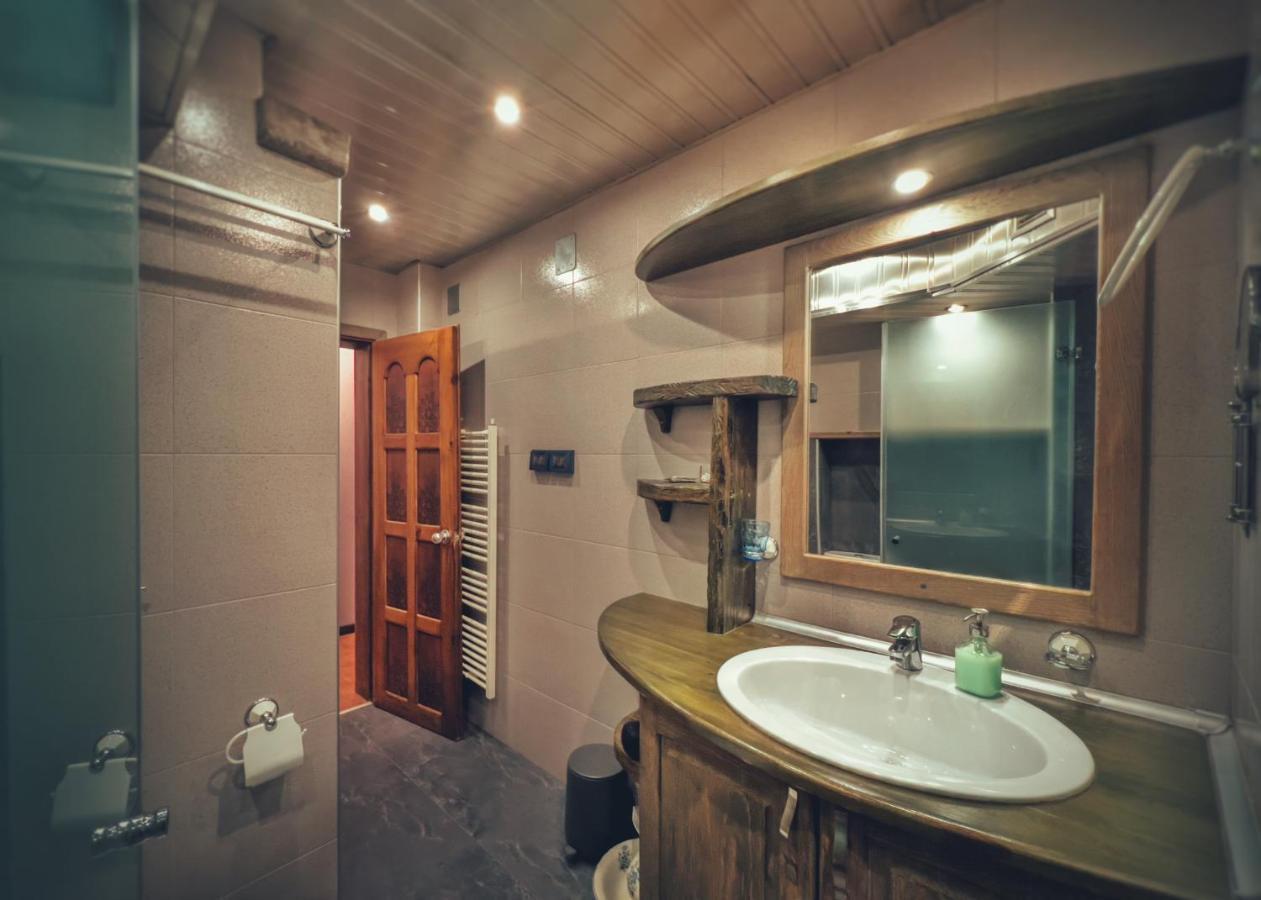 Тhe Bohemian Lodge-Entire House With Sauna ヴェリコ・タルノヴォ エクステリア 写真