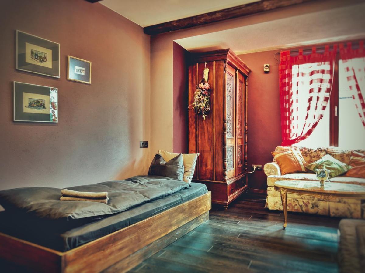 Тhe Bohemian Lodge-Entire House With Sauna ヴェリコ・タルノヴォ エクステリア 写真