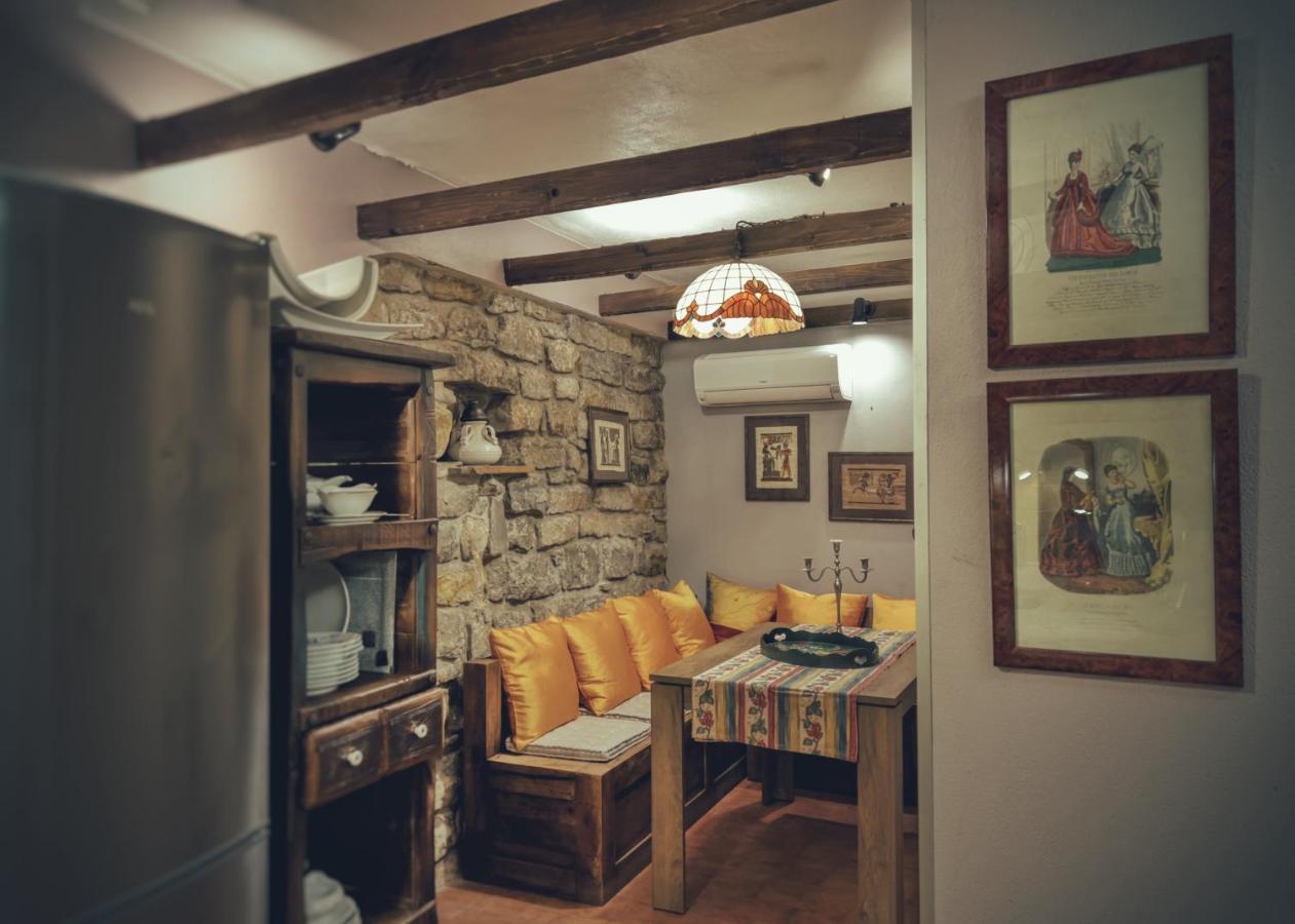 Тhe Bohemian Lodge-Entire House With Sauna ヴェリコ・タルノヴォ エクステリア 写真