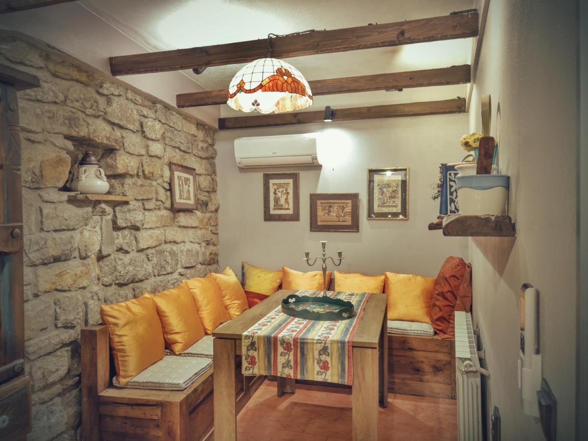 Тhe Bohemian Lodge-Entire House With Sauna ヴェリコ・タルノヴォ エクステリア 写真
