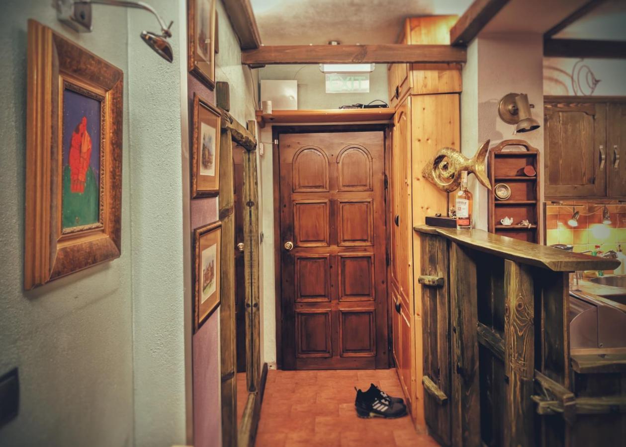 Тhe Bohemian Lodge-Entire House With Sauna ヴェリコ・タルノヴォ エクステリア 写真