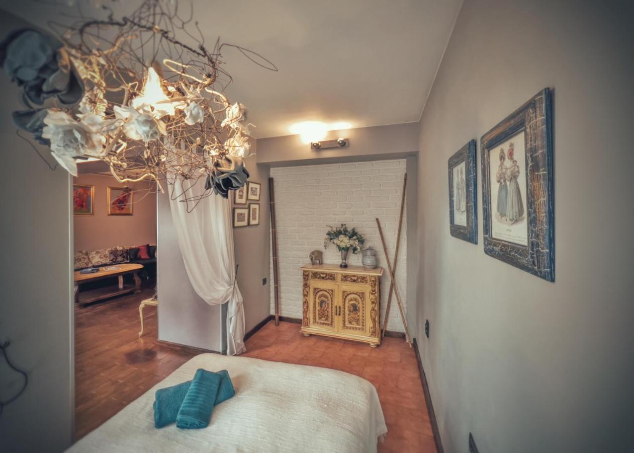 Тhe Bohemian Lodge-Entire House With Sauna ヴェリコ・タルノヴォ エクステリア 写真